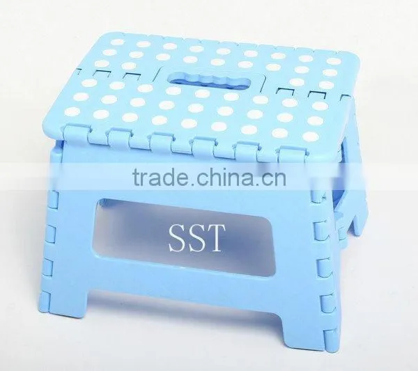 OUTDOOR Small and Exquisite Garden Plastic Folding Stool for Camper photo-4