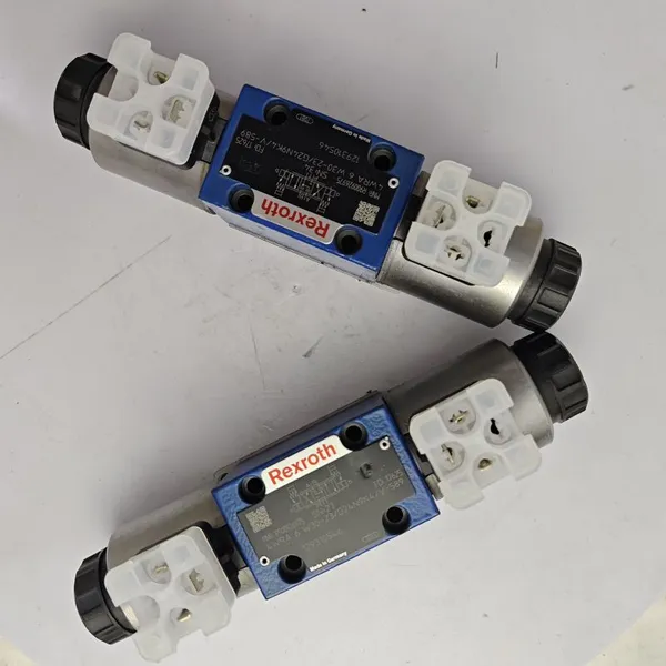Rexroth Proportional Directional Valve R900926975 4WRA6W30-2X/G24N9K4/V-589 photo-3
