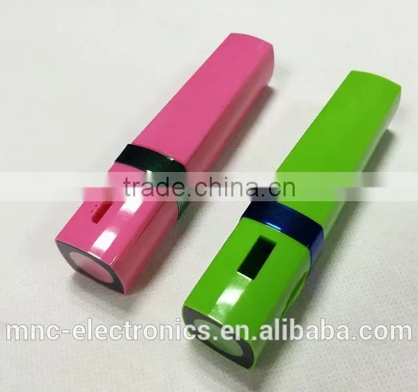 2016 New Model Led Flash Light Custom Logo Printing 2000mAh, 2200mAh, 2600mAh Stylish Power Bank Charger photo-3