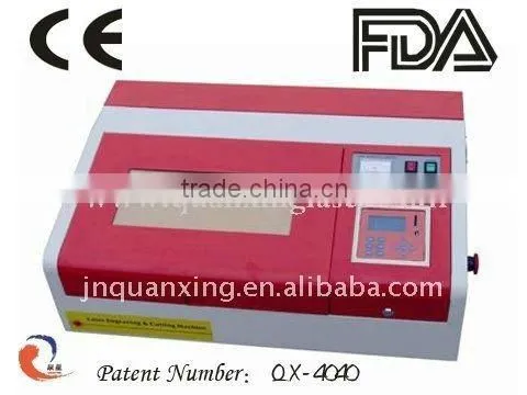Mini Machine de Gravure Laser CO2 Pour Planche Bicolore Produits