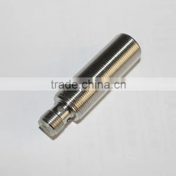 F3C-18 Series M18 3-Wires Inductive Proximity Sensors, Connector Type, 360 Degrees LED View photo-4