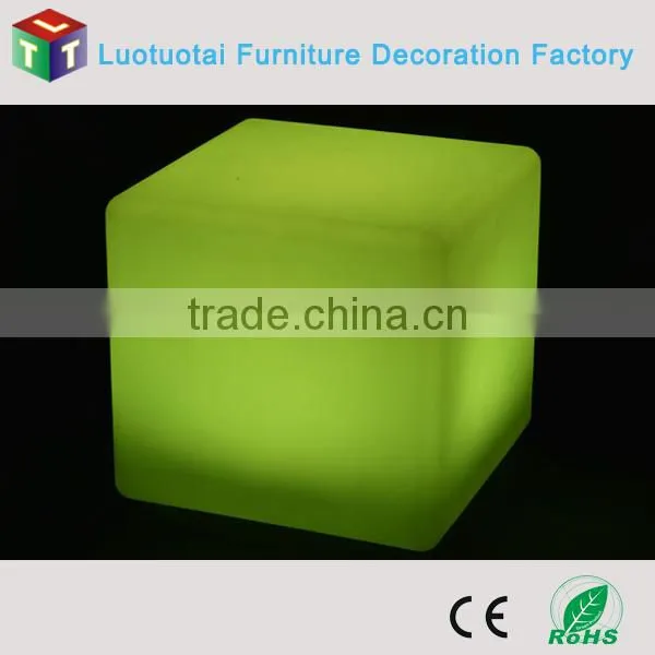 RGBW Plastic Mulitcolor Change Lighted up Led Cube Chair photo-3