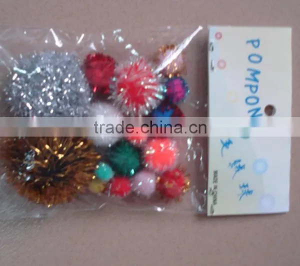 15012206 Christmas Garland With Christmas Decorations