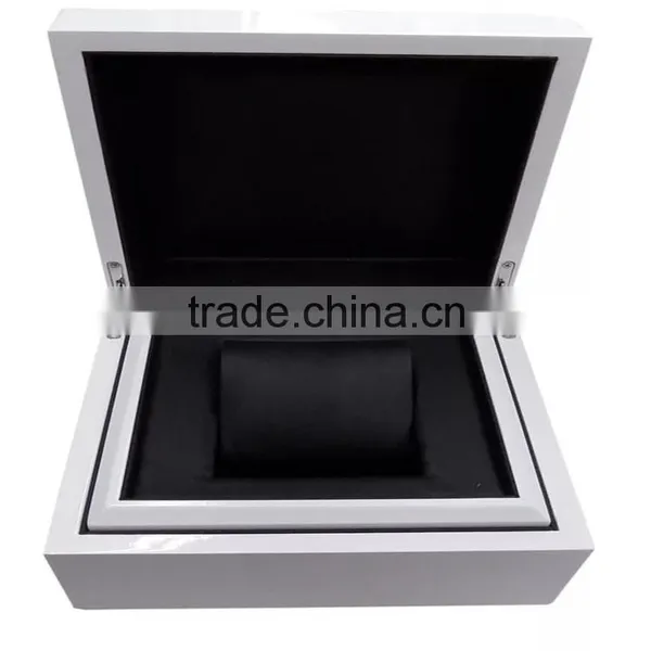 Luxury High Glossy Piano Lacquered Watch Box Wooden Watch Packing Box photo-2