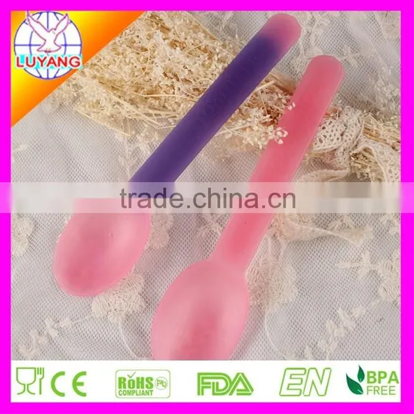 2015 New Design PP Spoons Change Colors for Promotion Gift