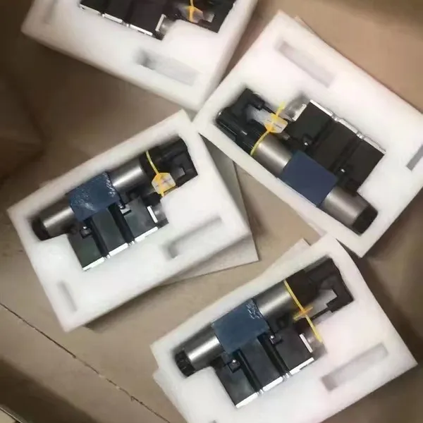 4WRKE Proportional Directional Control Valve 4WRKE16W6-200L-3X/6EG24K31/F1D3M 4WRKE32W8-600L3X/6EG24EK31/F1D3M photo-2