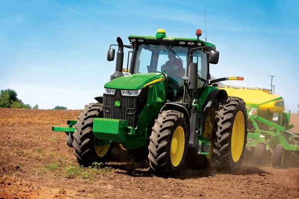 120Hp 140hp 4 Wheel Tractor Farm Equipment Hydrostatic Engine 48KW