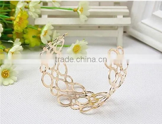 South Korean Round Hollow Women Bangles With Gold Plated photo-4