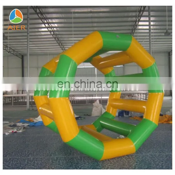 2014 Grade and Durable Inflatable Water Cylinder Roller