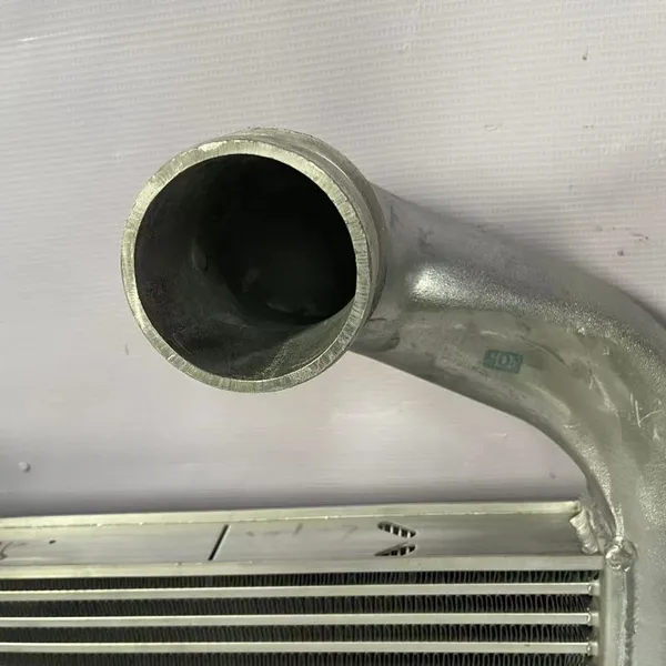 CHINA Sinotruk Howo A7 T7H T5G SITRAK C7H C5H Intercooler Assembly 812W06100-0004 Intermediate Water Tank Radiator Parts photo-5