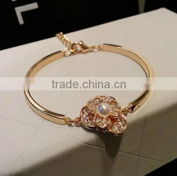 Fashion New Gold Bracelet 18K Plated Jewelry Bangle New Design Flower Crystal Metal Bangle photo-4
