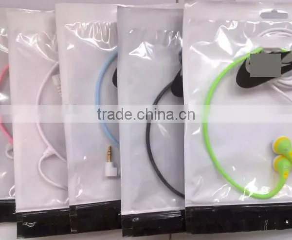 Color Silicone Beautiful Neck Hang Earphones for Girls photo-4