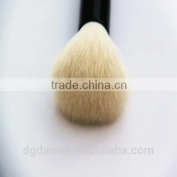 Single Black Blush Brush White Goat Hair Makeup Brush photo-2