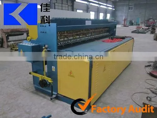 2015 New Products of Automatic Fence Mesh Welding Machine Manufacturer Made in China photo-4