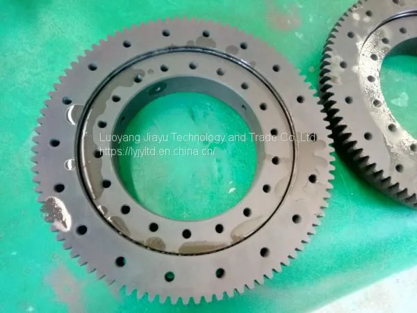 CRB 200/P6 Crossed Roller Slewing Bearing With Special Surface Treatment for Medical Equipment photo-2