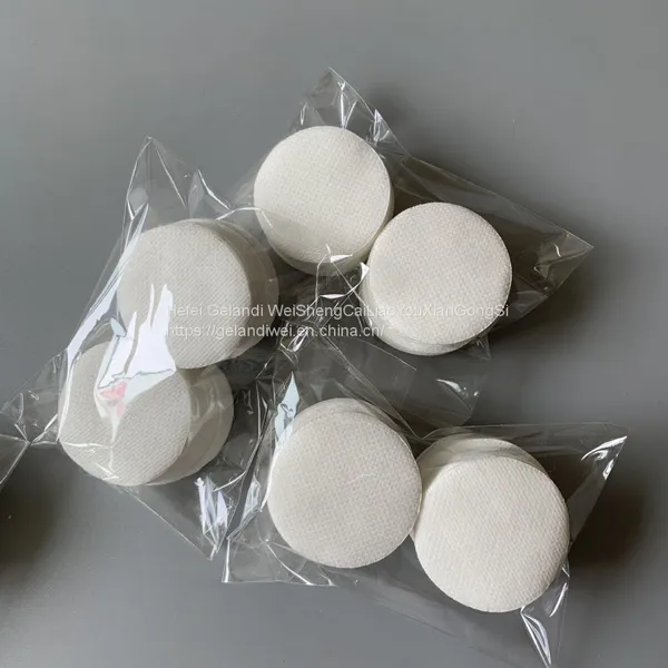 Grande Diameter 5.5cm Disposable Non-woven Gauze Swab Round Cotton Pad Wet Compress Cotton 47g Mesh Non-woven Fabric photo-4