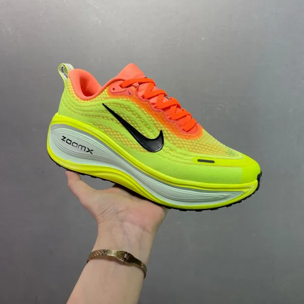 Nike VOMERO PLUS Shoes photo-2