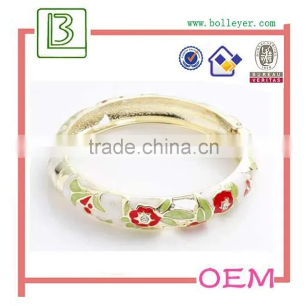 Female Charming Crystal Bangle Bracelet photo-6