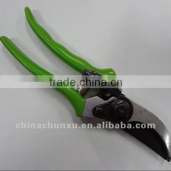 Garden pruner