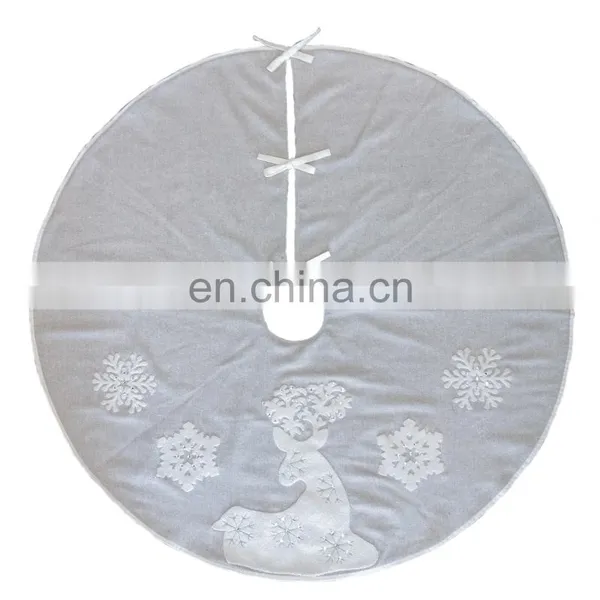Decorative Print Red Stripe Tree Skirt for Christmas photo-4