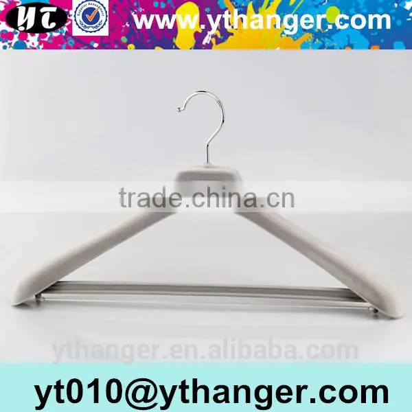 YY0461 Luxury Metal Plated Logo Velvet Clothes Hanger Men Coat Hanger for Shops photo-4
