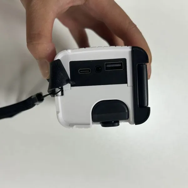 BSG-318Multifunction Solar Emergency Radio With Power Bank, Hand Crank, 4000/8000mAh Battery, SOS Alarm, Flashlight & IPhone 15 Charging photo-3
