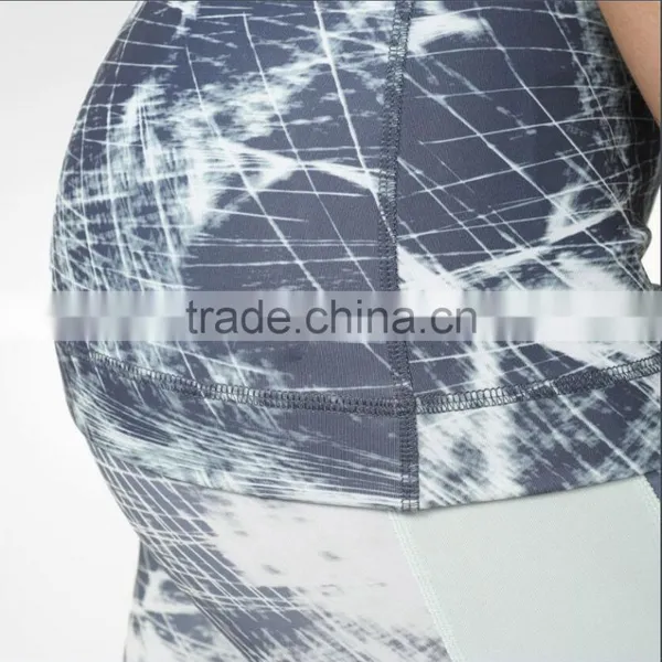 Hot Sale Custom Womens Athletic Body Building Sleevelesss Print Tank photo-4
