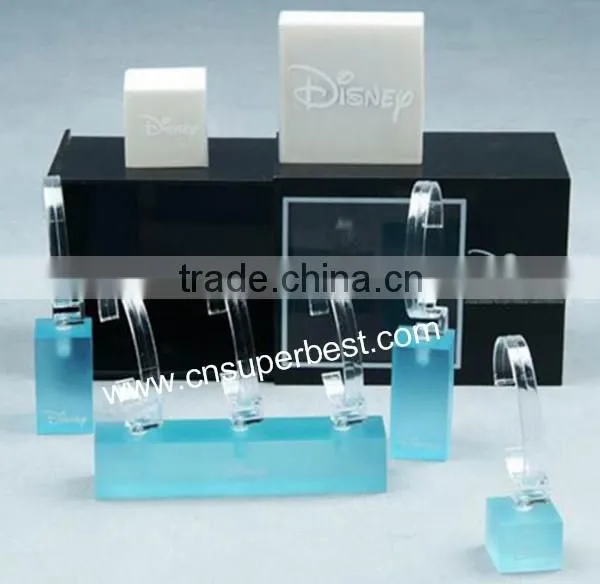 Fashion Design Acrylic Watch Display Stand Display Watch Holder