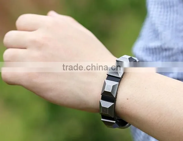 Unisex Women Punk Bracelet Silver Spike Rivet Cone Black Leather Cuff Wristband photo-2