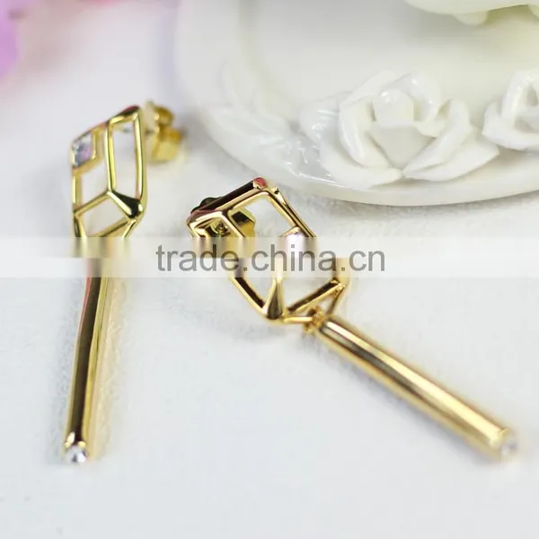 Kingman 24k Gold Zinc Alloy Single Fish Shape Hanging Diamond Earrings photo-4