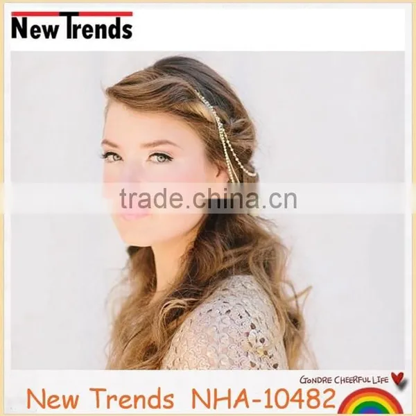 Fashionable Ladies Pearl and Crystal Hair Ornament