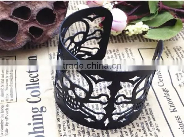 New Product Antique Hollowed Skull Bangle Jewelry Designs for Women photo-6