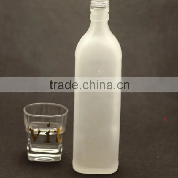 Fashional New Product Frosted Alcohol Bottles Beverage Wine Bottle 500ml Paint Blue Glass Bottles photo-3