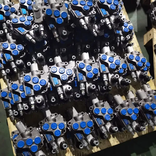 Export Type Multi-channel Reversing Valve DCV40/1 Custom Hydraulic Valve XZT-L12G-OT-PTABG3/8