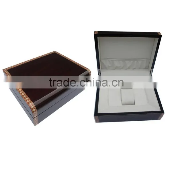 Elegant Wooden Watch Box With Silver Lock photo-5