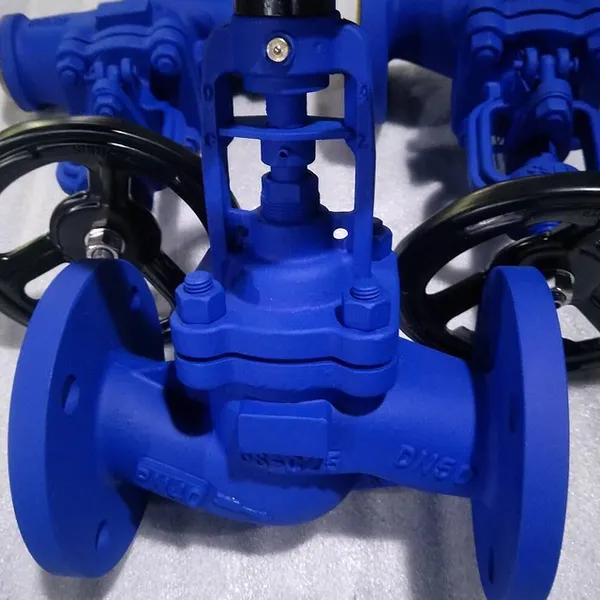 PN40 GS-C25 DN200 DIN Cast Steel Bellows Globe Valve photo-3