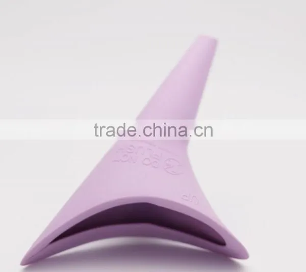 High Quality BPA Free Silicone Material Female Urinal Outdoor Using , Standing Urinal With OPP Bag Packing photo-4