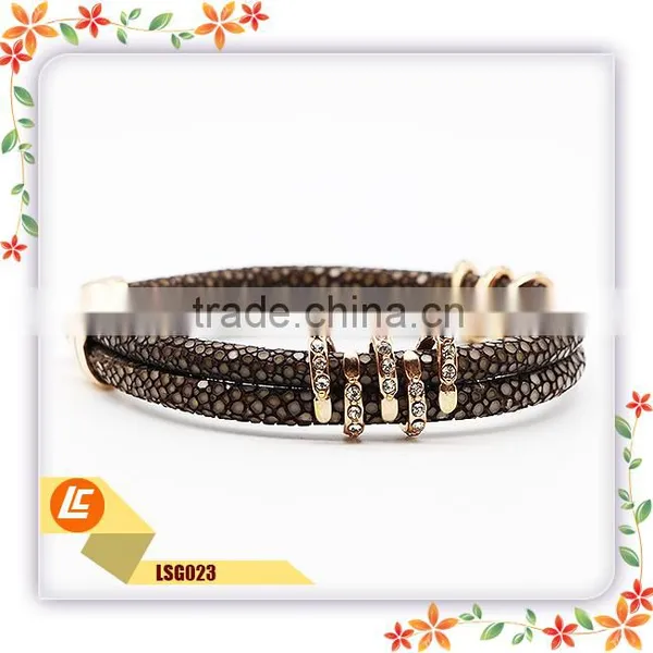Green Genuine Sting Ray Bracelet for Women photo-4