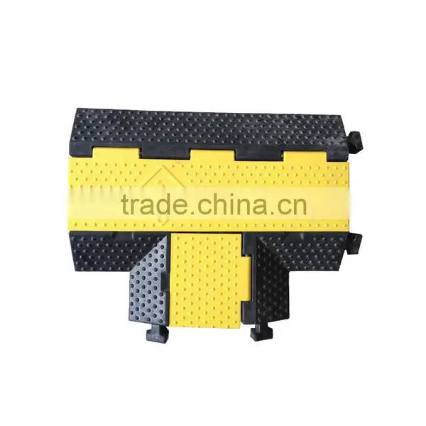 Lower Factoty Price 985*295*50mm Soft Flexible 3channels Rubber Heavy Duty Cable Protector photo-4