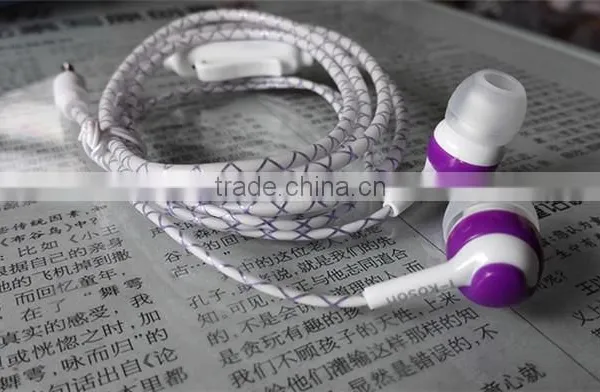 Universal in Ear Headphones High Quality OEM Earphone 3.5mm Earbuds For Mobile Phone photo-3