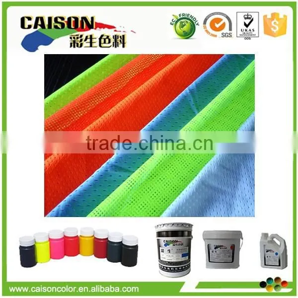 Fluorescent pigment color cerise produced by basic violet 10 and basic red 1