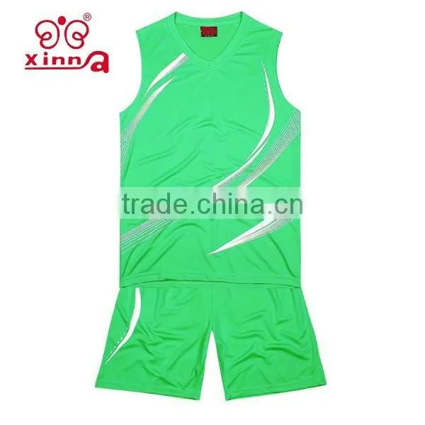 China OEM Service New Design High Quality Men Sports Track Suits Basketball Soccer Jersey Sets photo-2