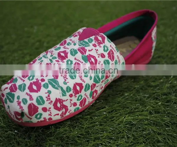Red Lips Stock Lot Canvas Shoes photo-2
