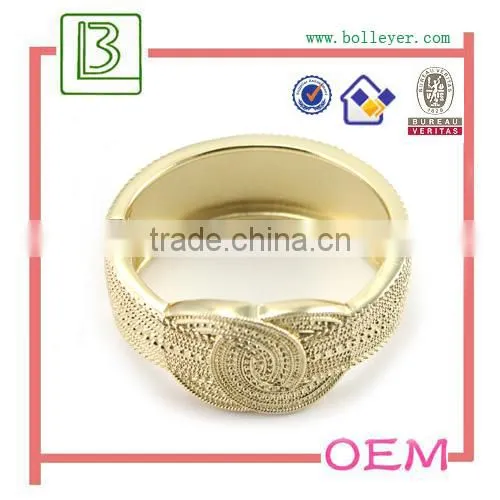 Diamond Studded Gold Jewellery Bangles photo-3