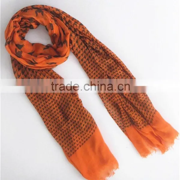 Houndstooth Printed Viscose Scarf With Fringe photo-4