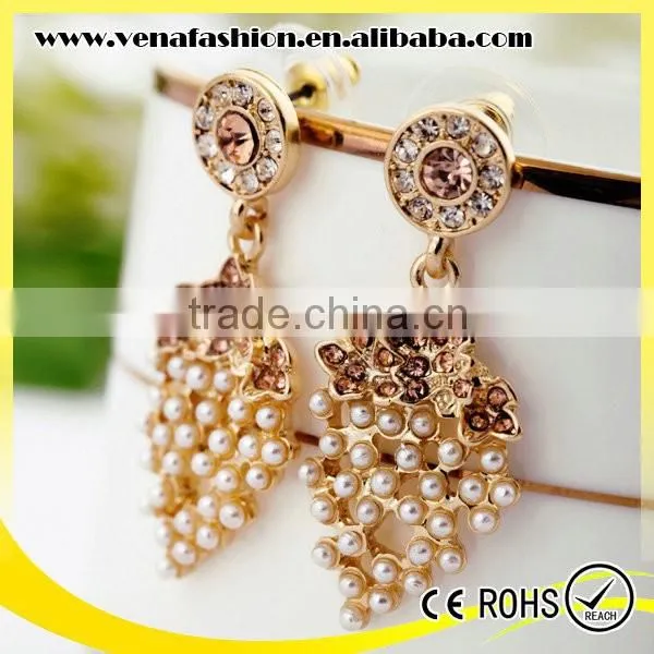 Wholesale Designer Jewelry Leaf Traditional Cheap Pearl Earrings photo-3