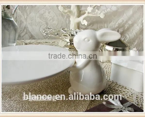White Porcelain Souvenir Rabbit Plate Easter Rabbit Design Dish photo-2