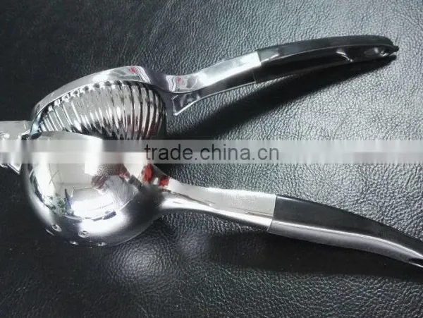 LM-106 Mirror Finish Lemon Squeezer With Rubber Soft Handle photo-4