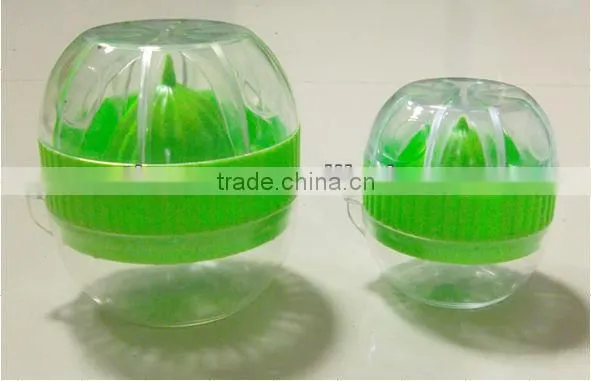 Mini plastic Lemon Juicer