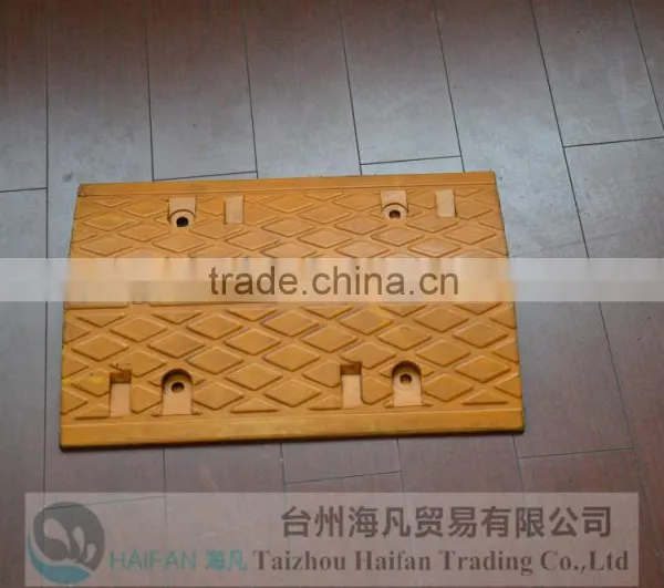 Traffic Reflective Rubber Speed Humps Used on Road/ Black and Yellow Removable Rubber Road Humps for Crossroad photo-2